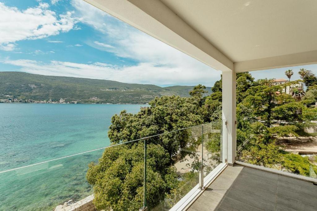 Apartments Joy Herceg Novi Buitenkant foto
