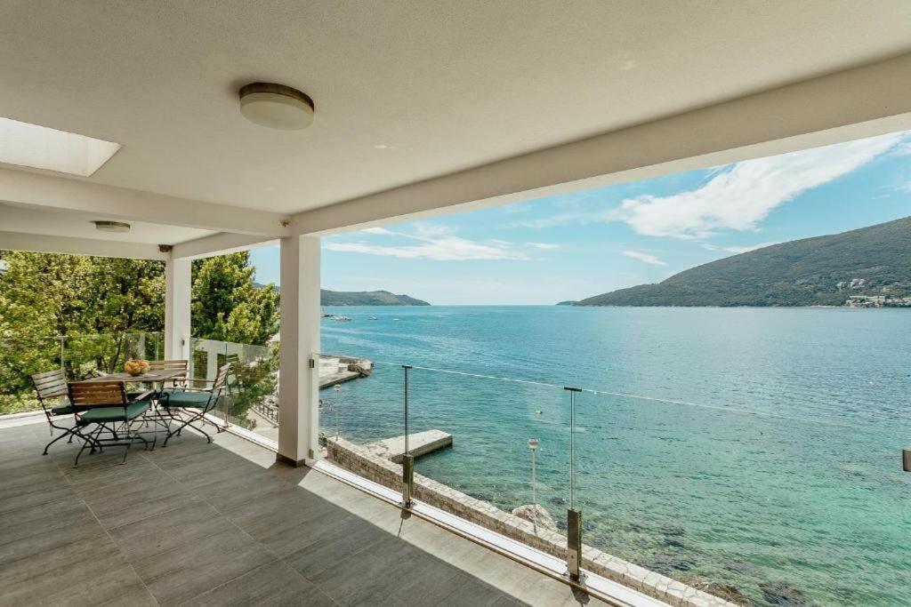 Apartments Joy Herceg Novi Buitenkant foto