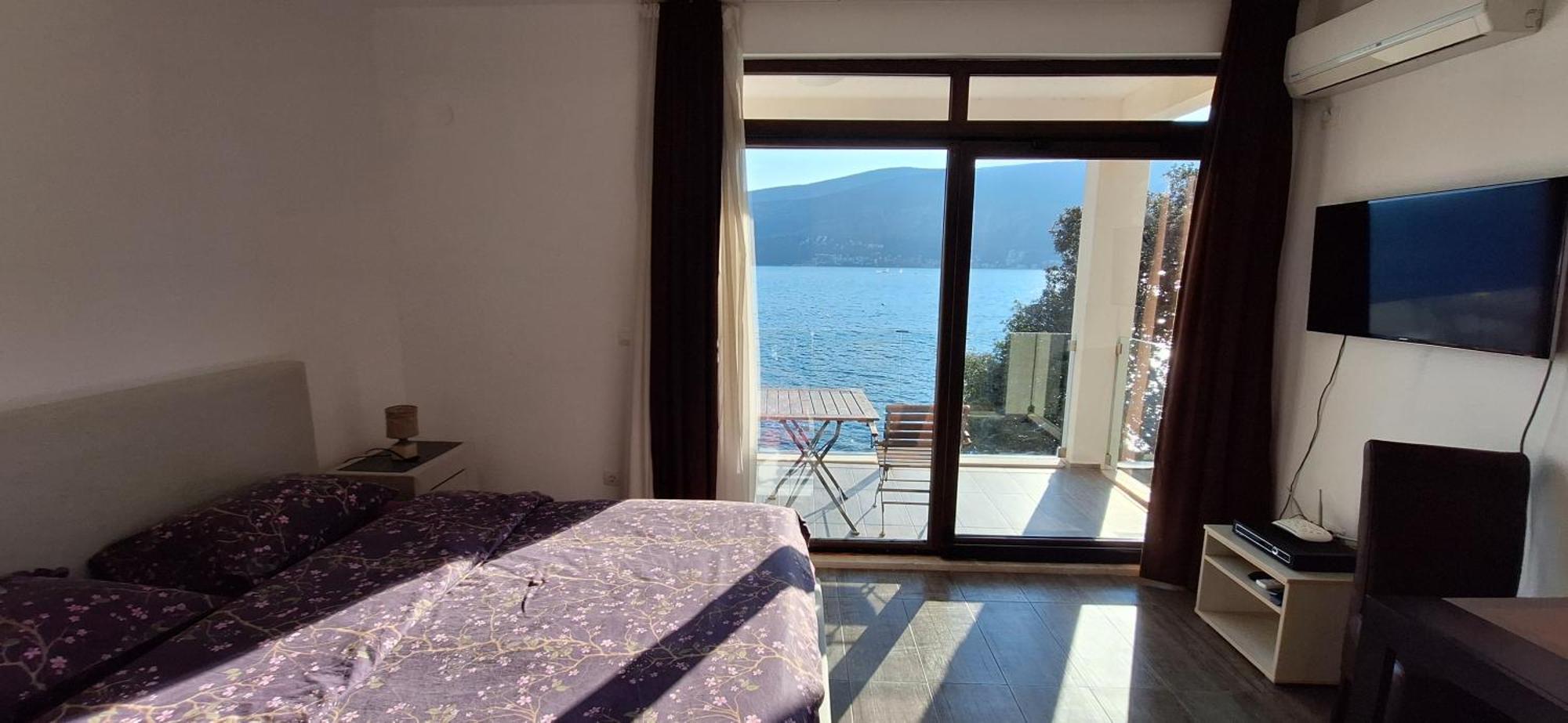 Apartments Joy Herceg Novi Buitenkant foto