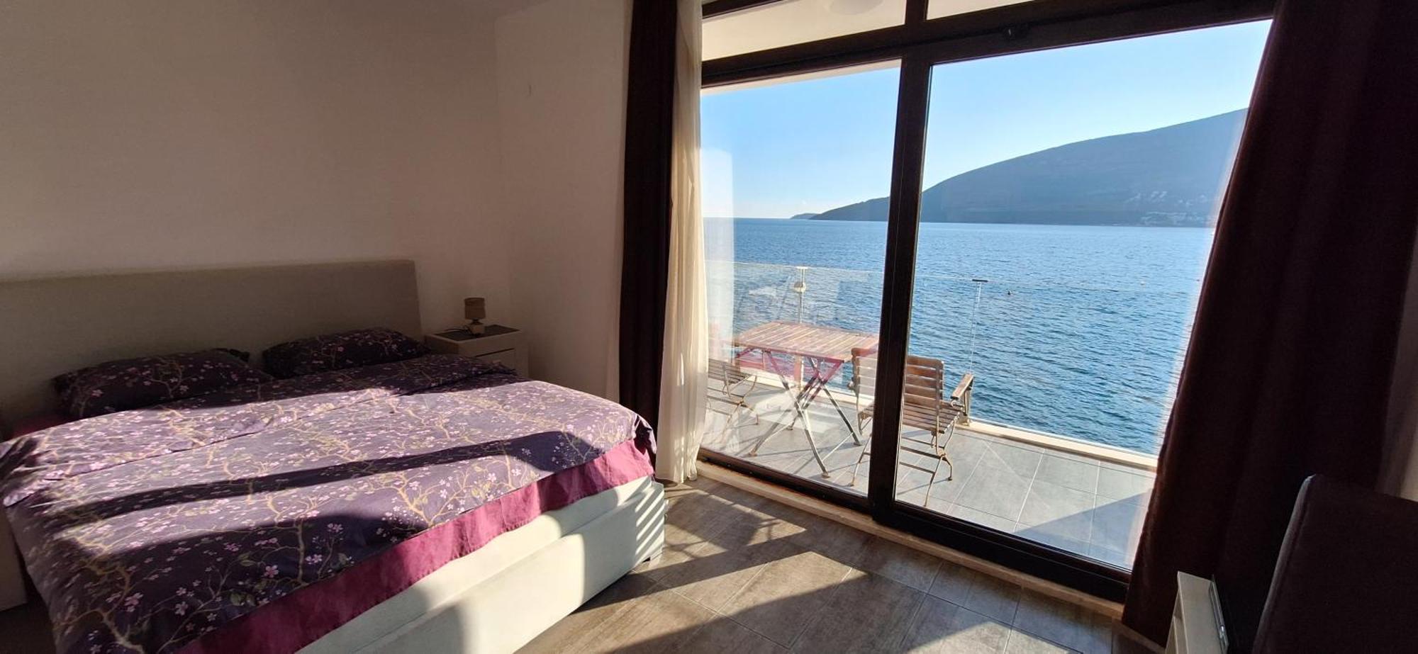 Apartments Joy Herceg Novi Buitenkant foto