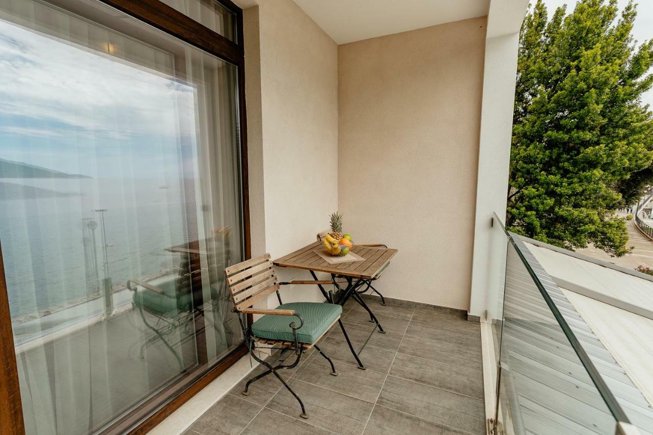 Apartments Joy Herceg Novi Buitenkant foto