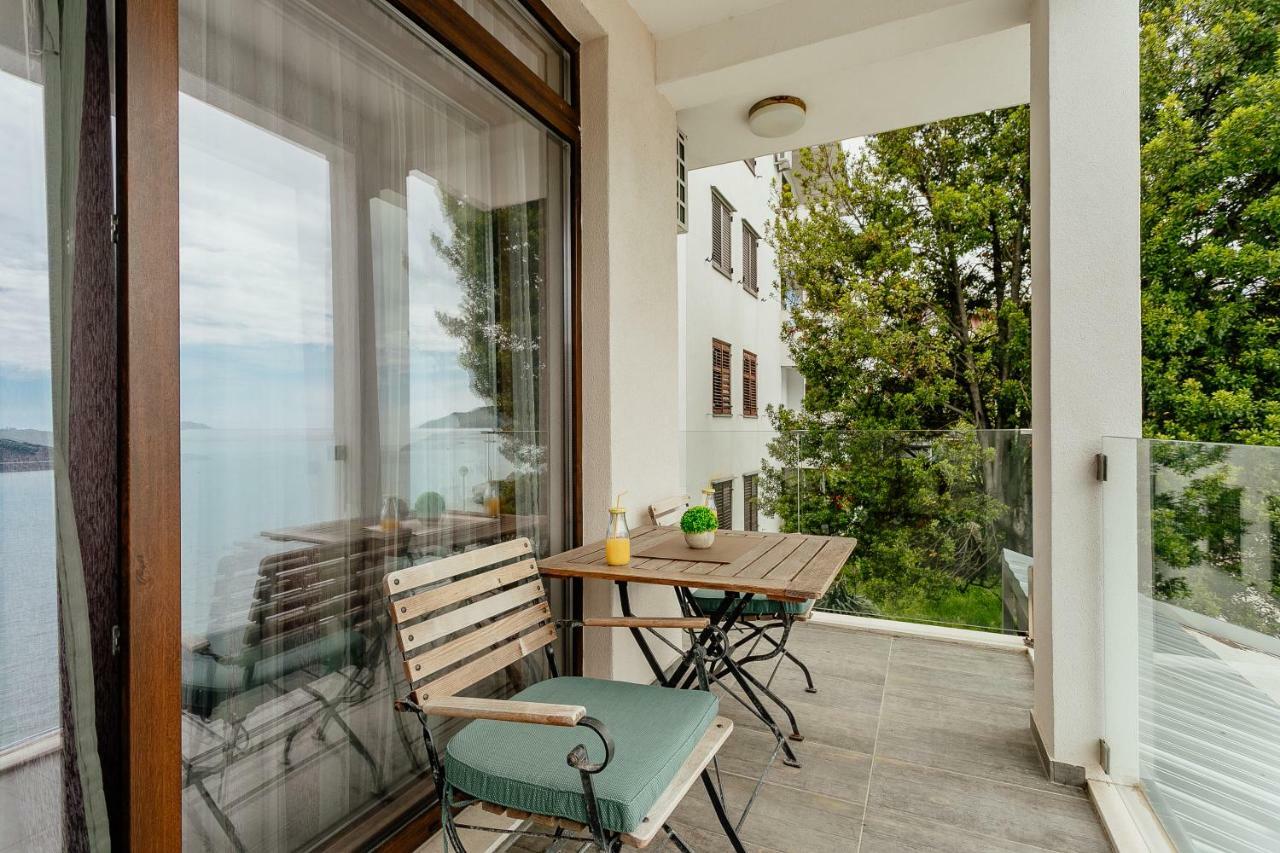 Apartments Joy Herceg Novi Buitenkant foto