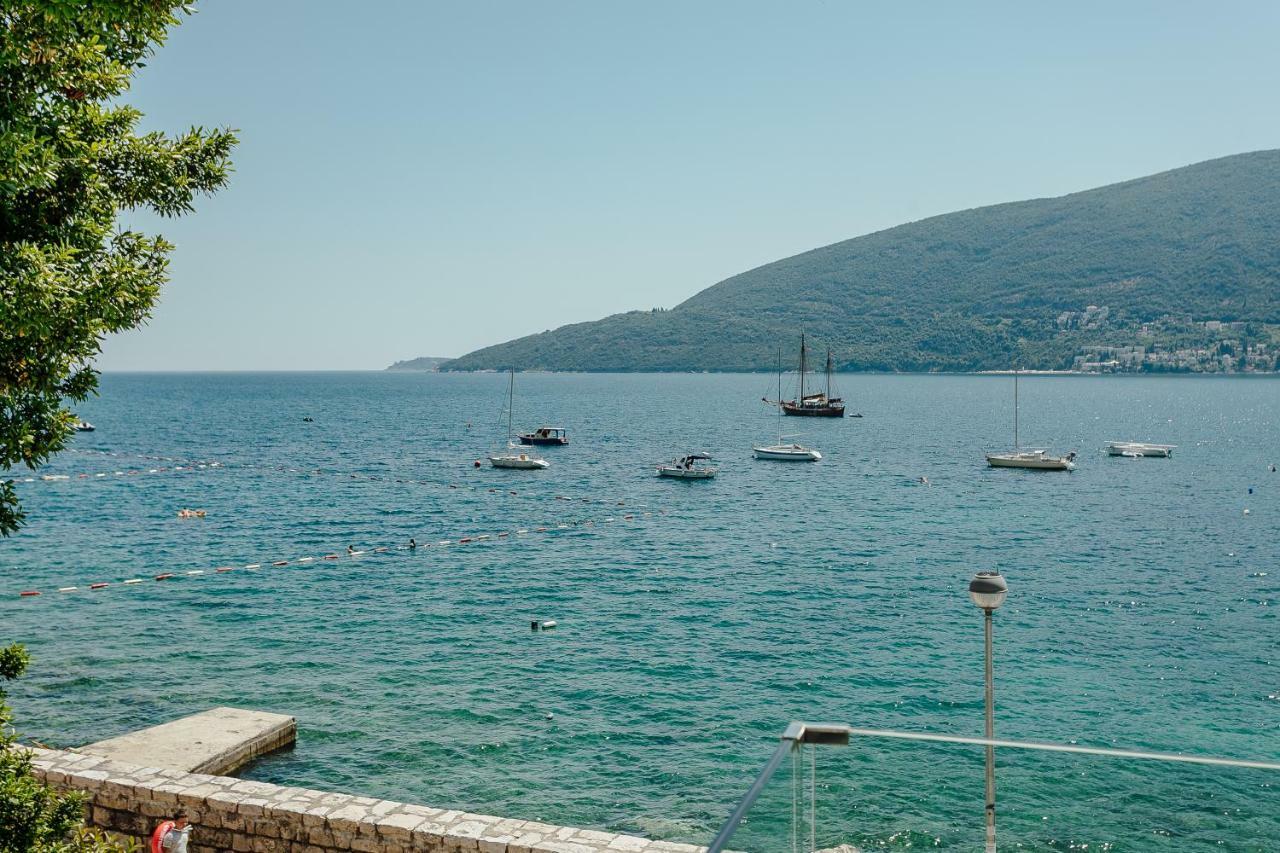 Apartments Joy Herceg Novi Buitenkant foto