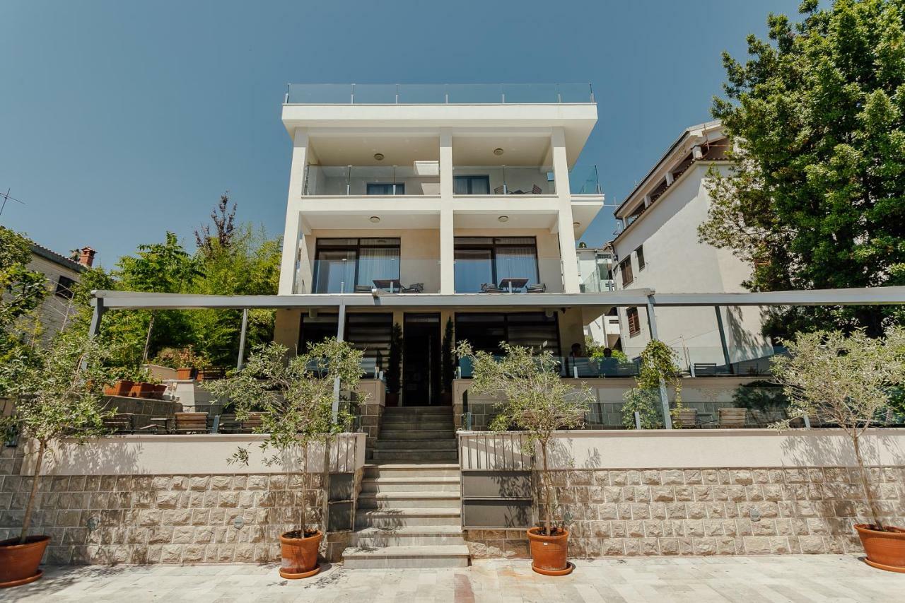 Apartments Joy Herceg Novi Buitenkant foto