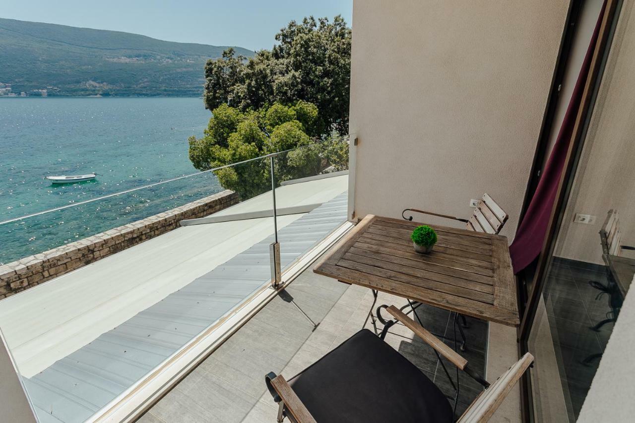 Apartments Joy Herceg Novi Buitenkant foto